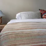 Unique, Charming&Centrally Located Cottage - Aubrey