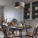 Unique, Charming&Centrally Located Cottage - Aubrey