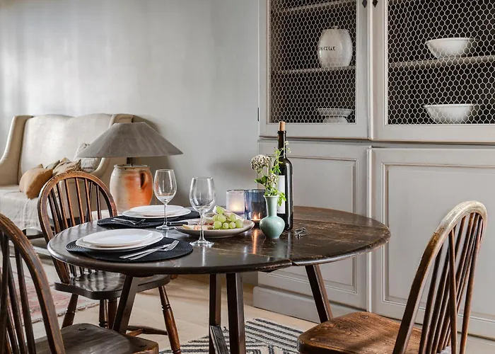 Unique, Charming&Centrally Located Cottage - Aubrey